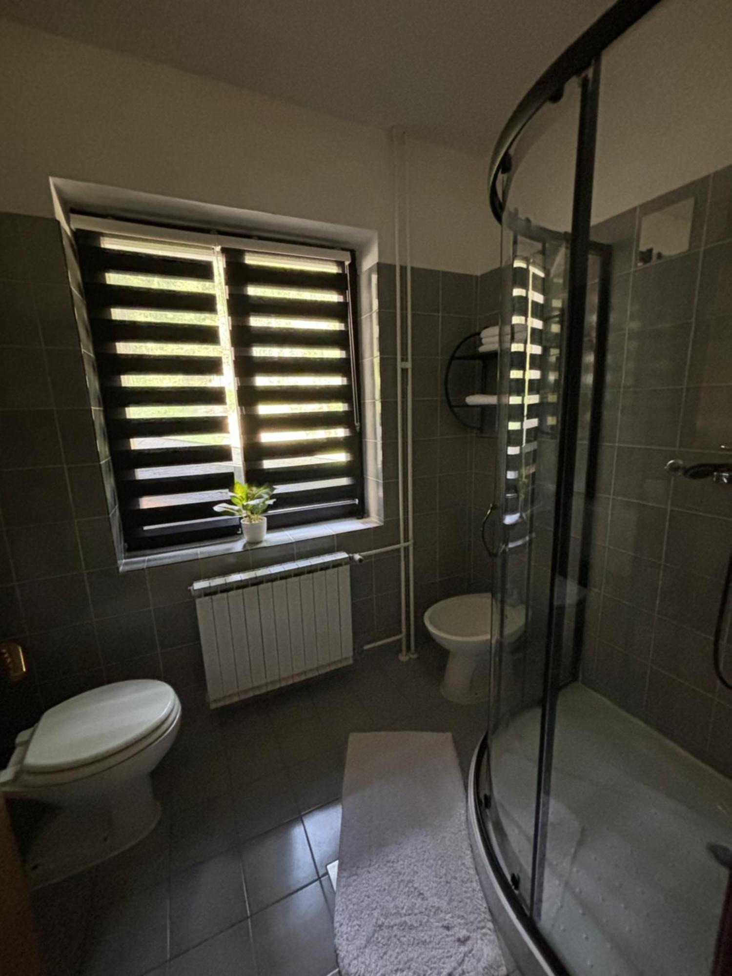 Guest House Kmecki Hram Fortuna Idrija Bagian luar foto