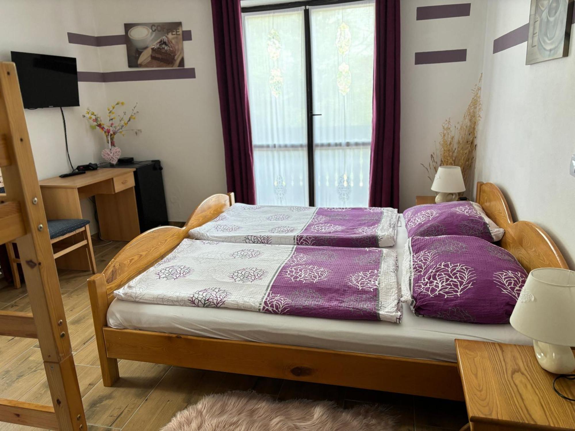 Guest House Kmecki Hram Fortuna Idrija Bagian luar foto