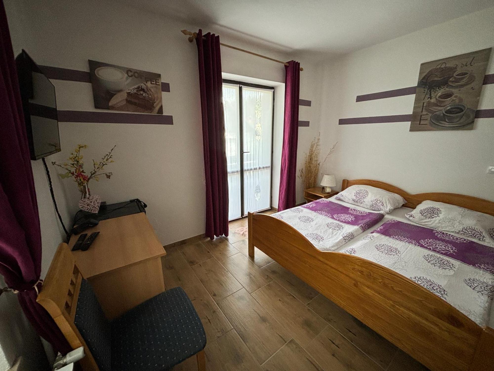 Guest House Kmecki Hram Fortuna Idrija Bagian luar foto