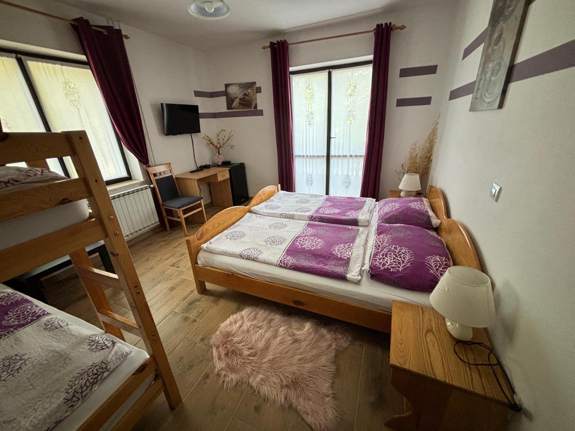 Guest House Kmecki Hram Fortuna Idrija Bagian luar foto