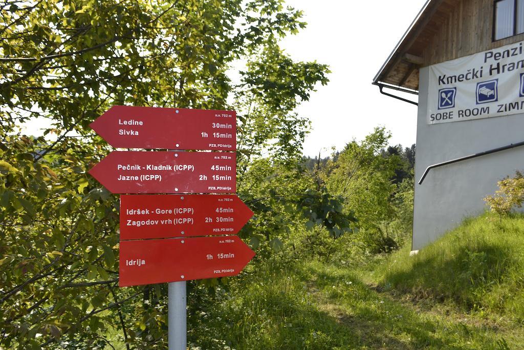 Guest House Kmecki Hram Fortuna Idrija Bagian luar foto